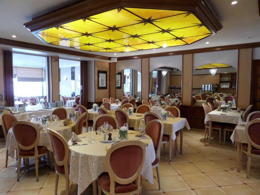 Hotel Des Tilleuls Динар Экстерьер фото