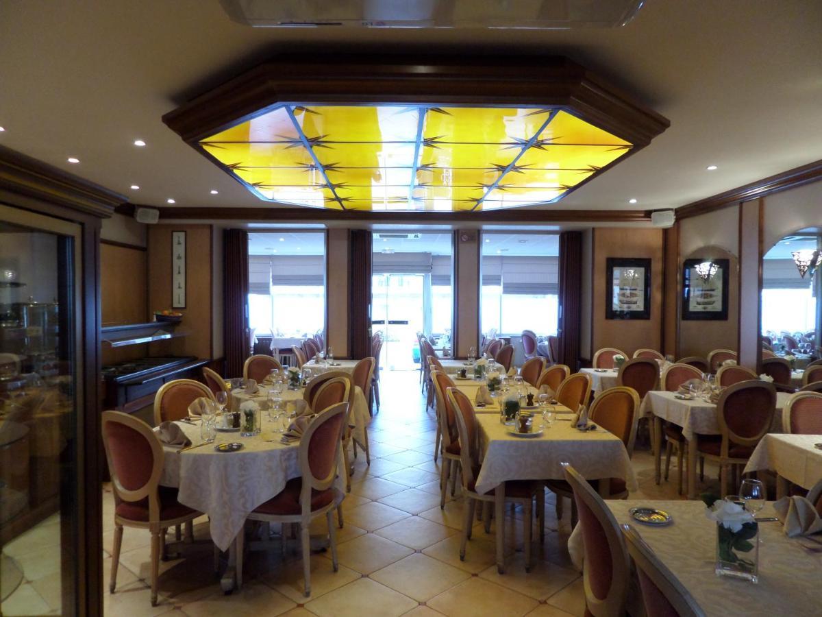 Hotel Des Tilleuls Динар Экстерьер фото
